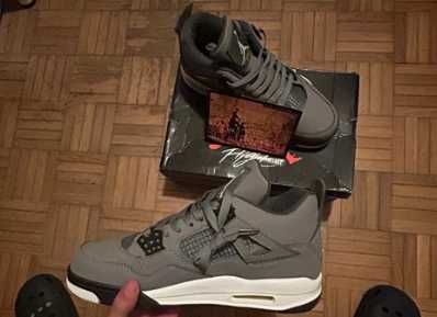 Jordan 4 Cinzentos 42