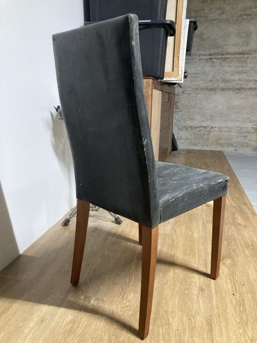 Cadeira mesa de sala.