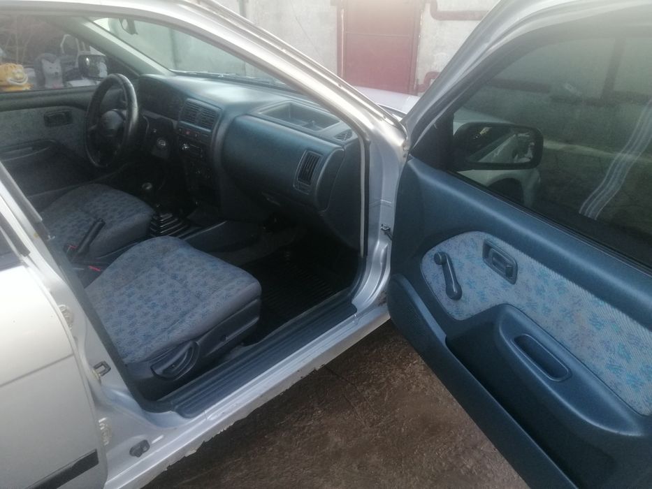 Nissan Almera N15 1996