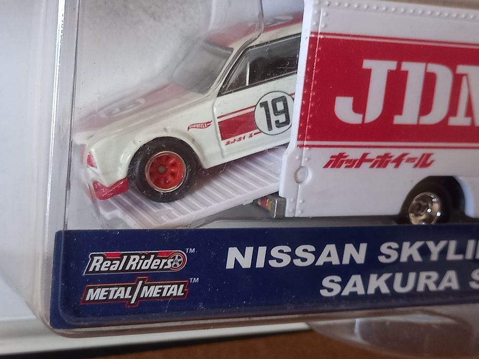 Hot wheels team transport nissan skyline ht 2000GT-X sakura sprinter