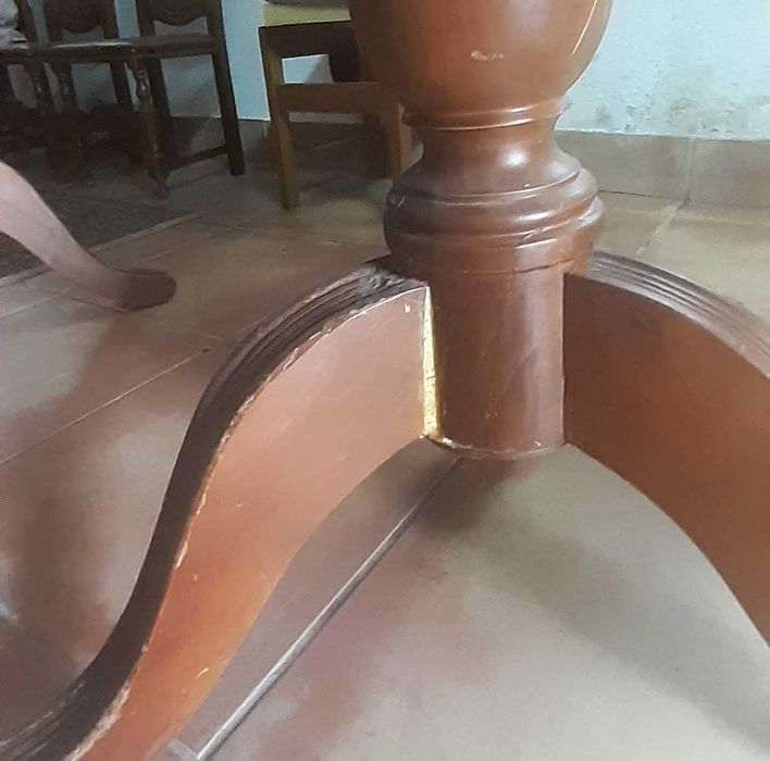 Sala de jantar – mesa e 8 cadeiras