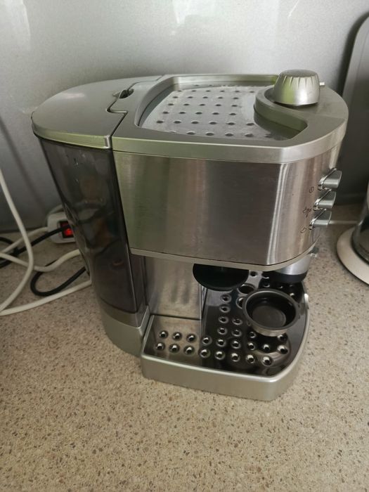 Ekspres do kawy kolbowy DeLonghi