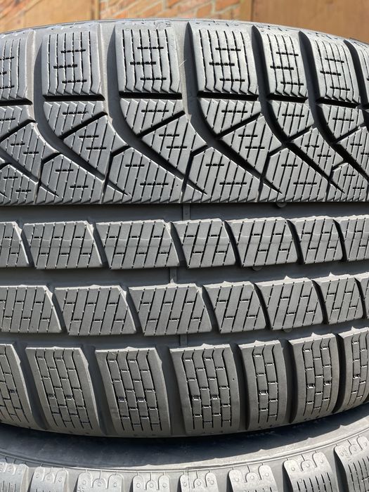 265/35 R19 Pirelli PZero Winter (Германія) 2шт./ 2024 рік./ як нові