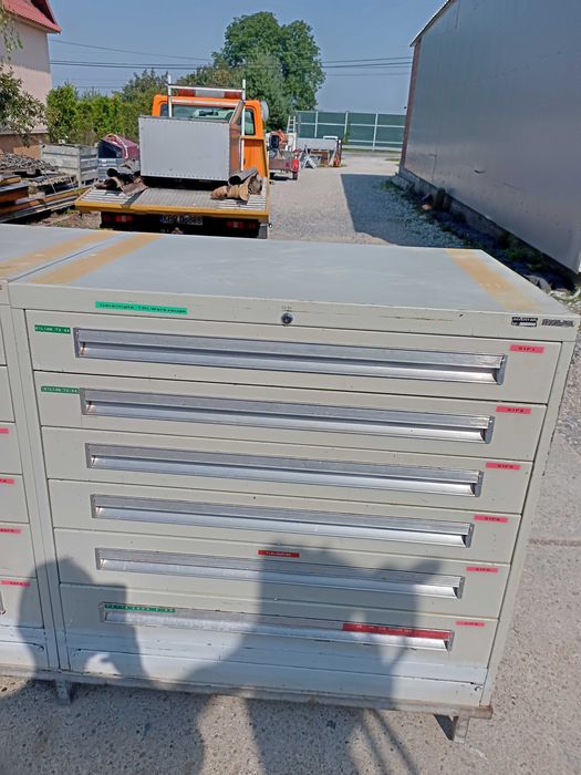 szafa metalowa na narzędzia dla profesjonalisty