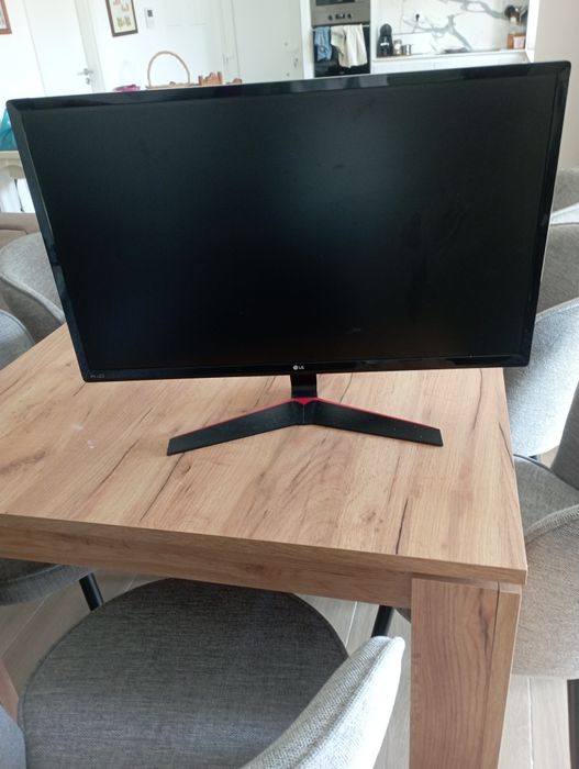 Vendo TV LG avariada sem nada partido