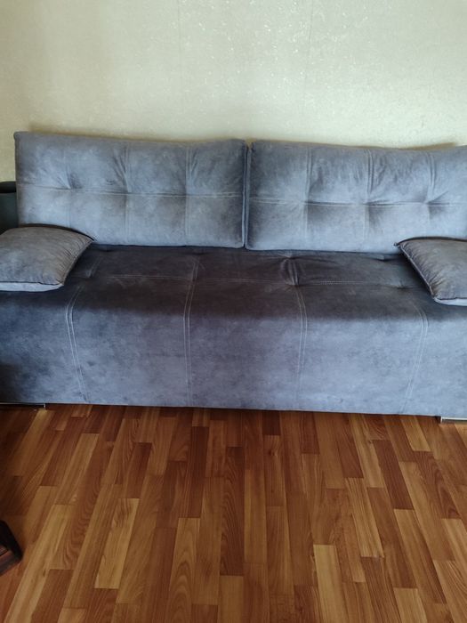 Продам диван в гостиную