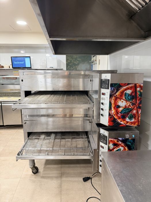 Forno de esteira duplo