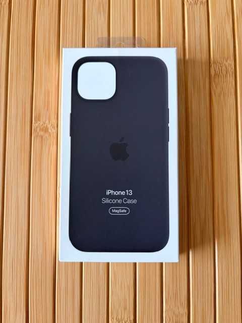 Capa de silicone preta para iPhone 13, nova em caixa