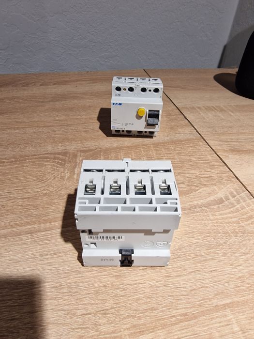 Чотириполюсний пристрій захисного відключення (ПЗВ) серії xPole виробн