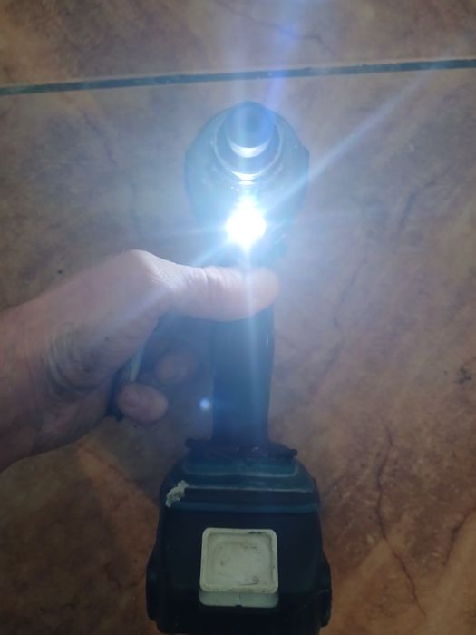 Makita e mais 1 bateria extra