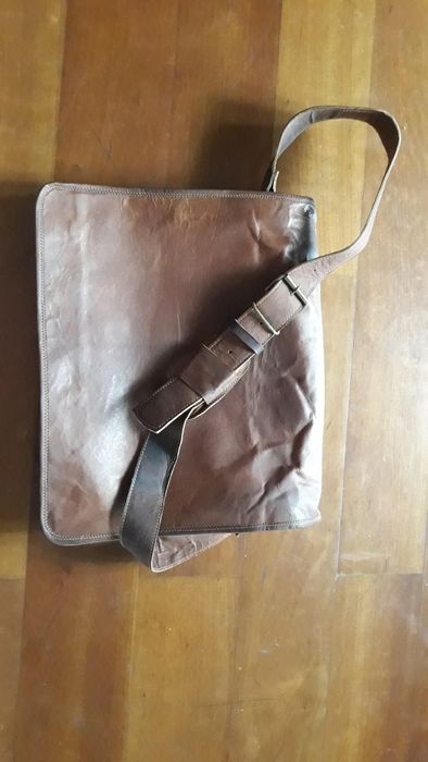 Mala Tiracolo em Pele