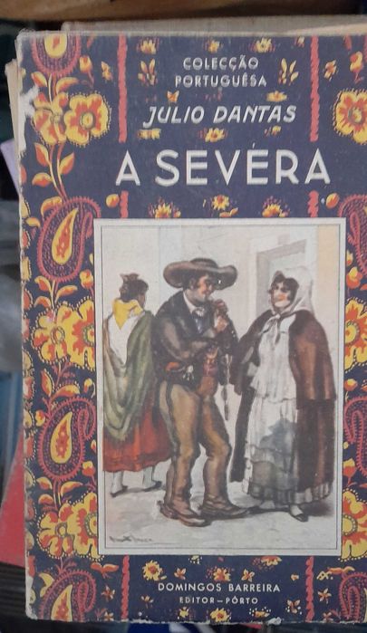 Vários livros de escritores consagrados