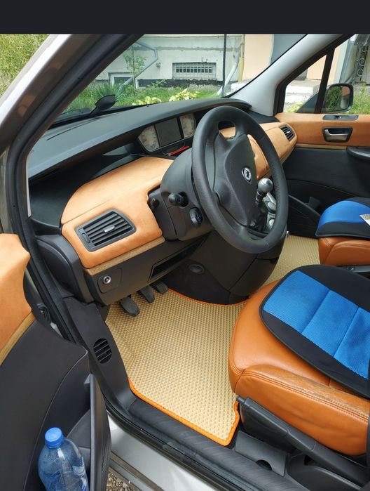 Продаєтьця Лянча федра