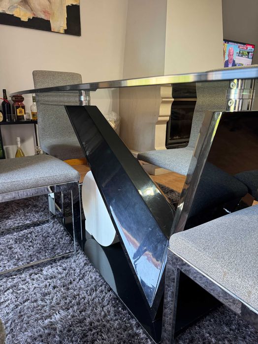 Mesa de Jantar Vidro + 6 Cadeiras + Tapete Moderno