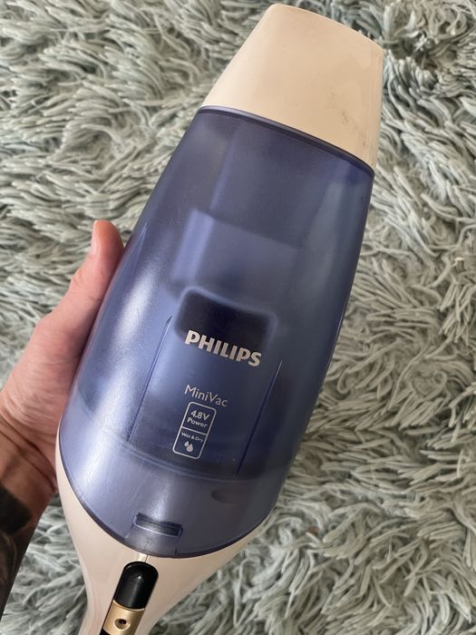 Ручний пилосос Philips FC6142