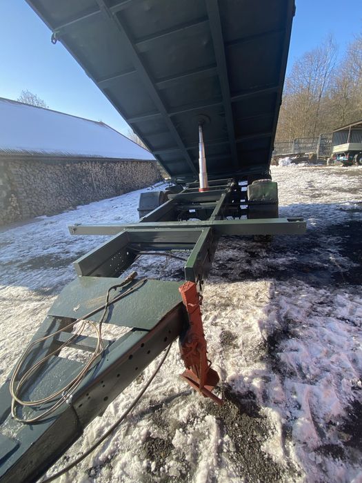 Przyczepa jednoosiowa na 3-strony wywrot