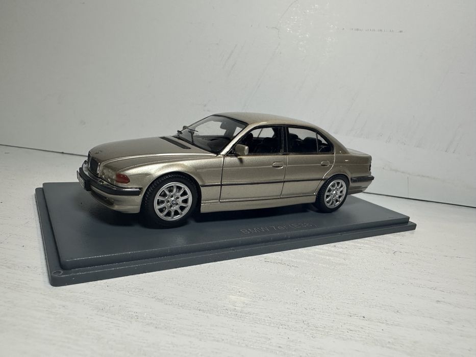 BMW 740i (E38) 2000    NEO   1/43