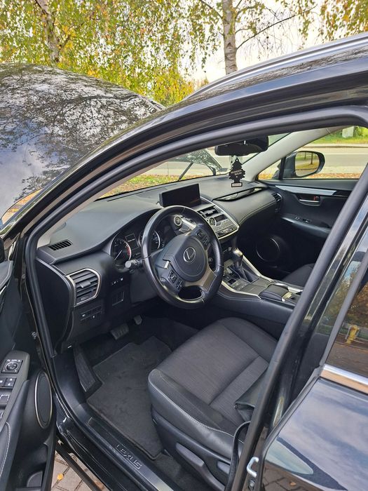 Samochód Osobowy Lexus NX 300