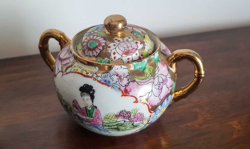 Serviço de chá porcelana chinesa figuras femininas e motivos florais