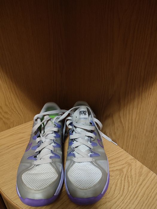 Кросівки жіночі Nike оригінальні стан ідеальний 38р.