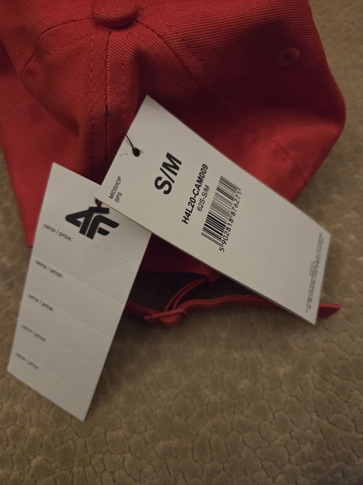 Czapka z daszkiem czerwona 4f nowa