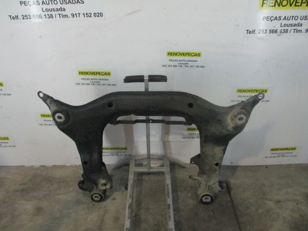 Charriot frente VOLKSWAGEN Passat (3B3)