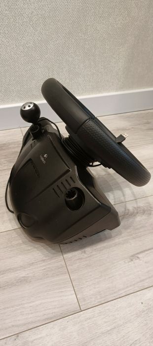 Продам руль Logitech driving force gt
