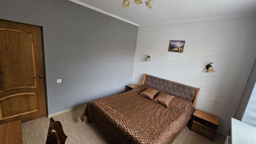 Vip Трьох кімнатна біля центру і Клініки Козявкіна