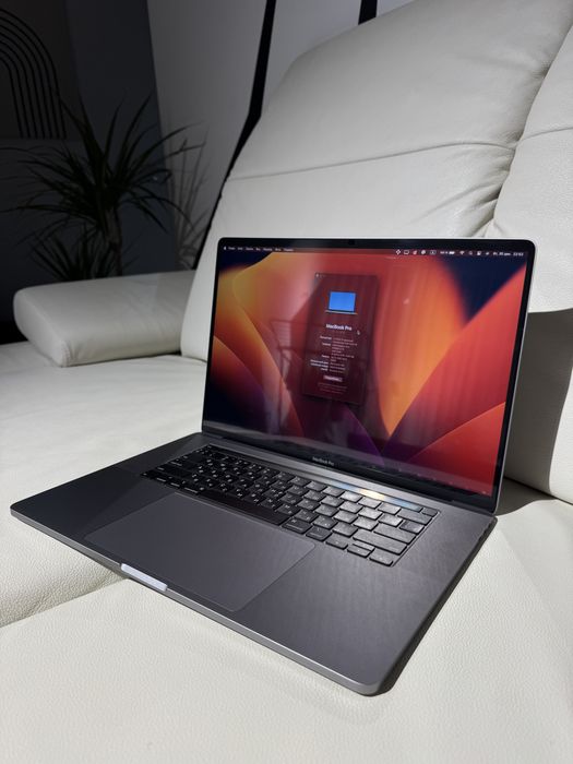 MacBook Pro 16" 2019 Intel i9 16GB 1TB AMD Radeon Pro Space Gray