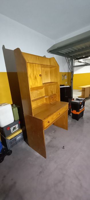 Secretária com Alçado em Pinho