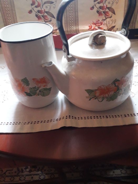 Чайник і кушин. Нові, некористовані.