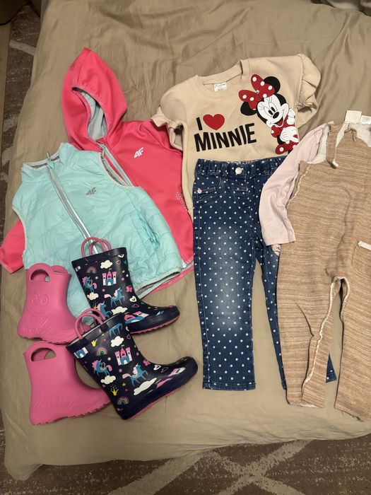 Kurtka 4f kalosze 2 pary zestaw ubranek