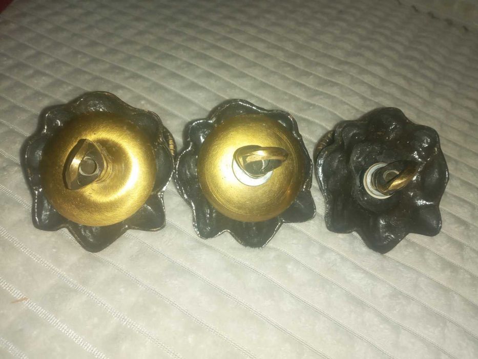 Ручка для дверей у вигляді лева, лев з кільцем стучалка молоток.