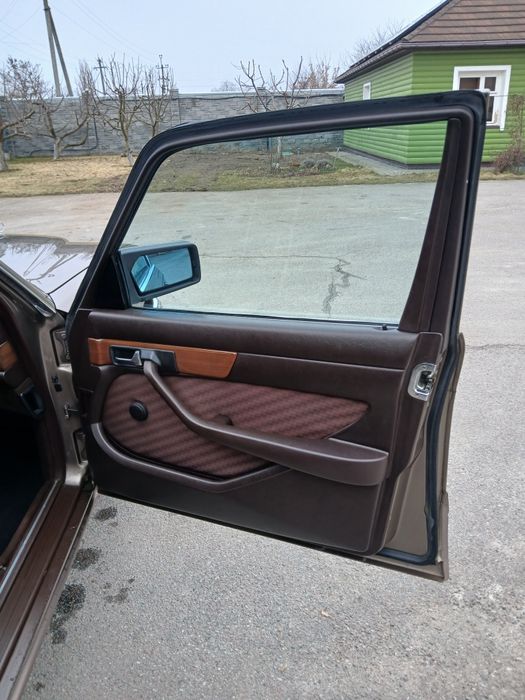 Мерседес W126 SE300 90рік