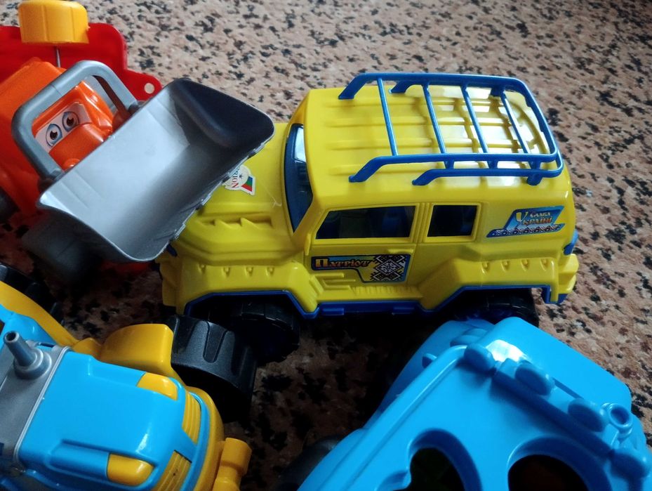 Игрушки разные для малышей