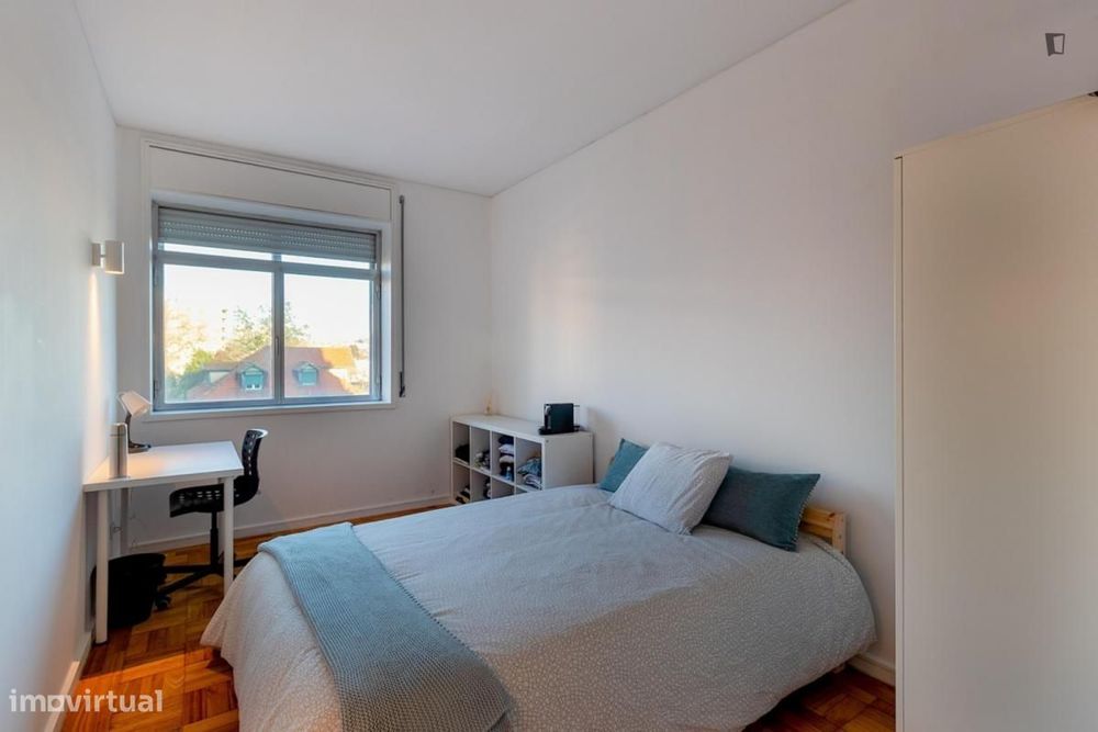 Quarto - localizado em Ramalde Porto