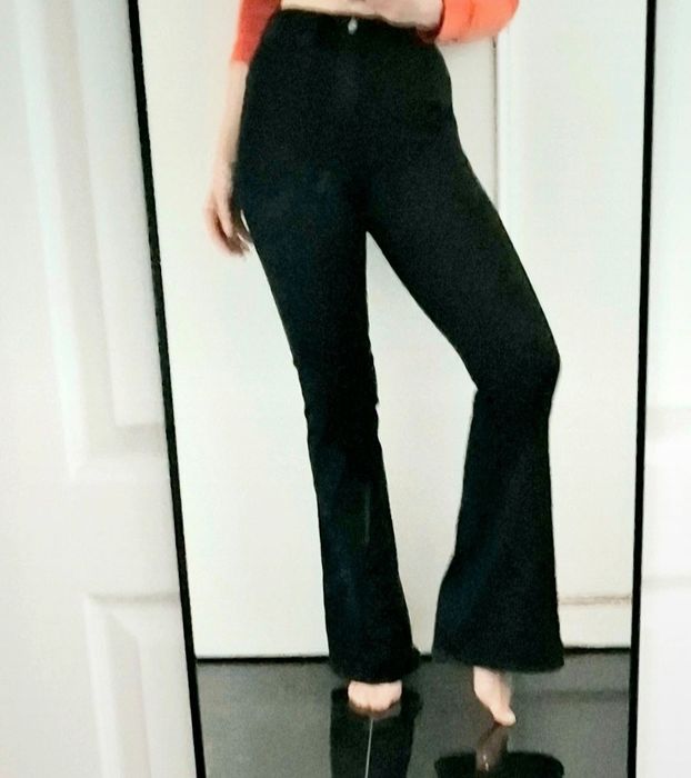 OkAZJA elastyczne jeansy sexy czarne dzwony flare jesień 36 s xs
