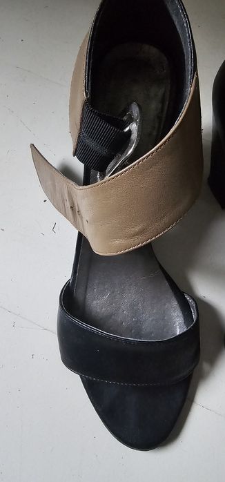 Sandałki na słupku