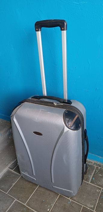 Чемодан на колесиках 53*37 см