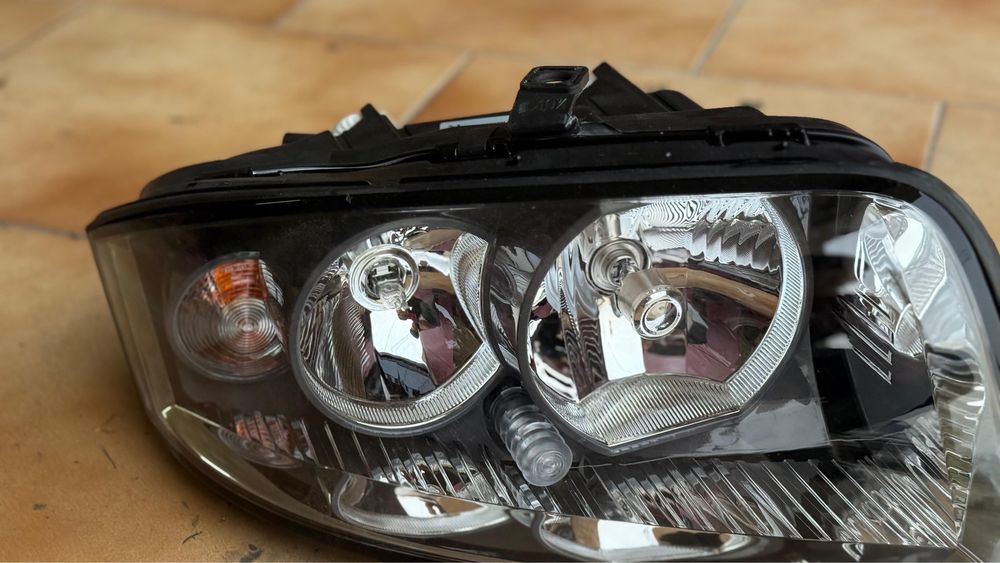 Farol Audi A2