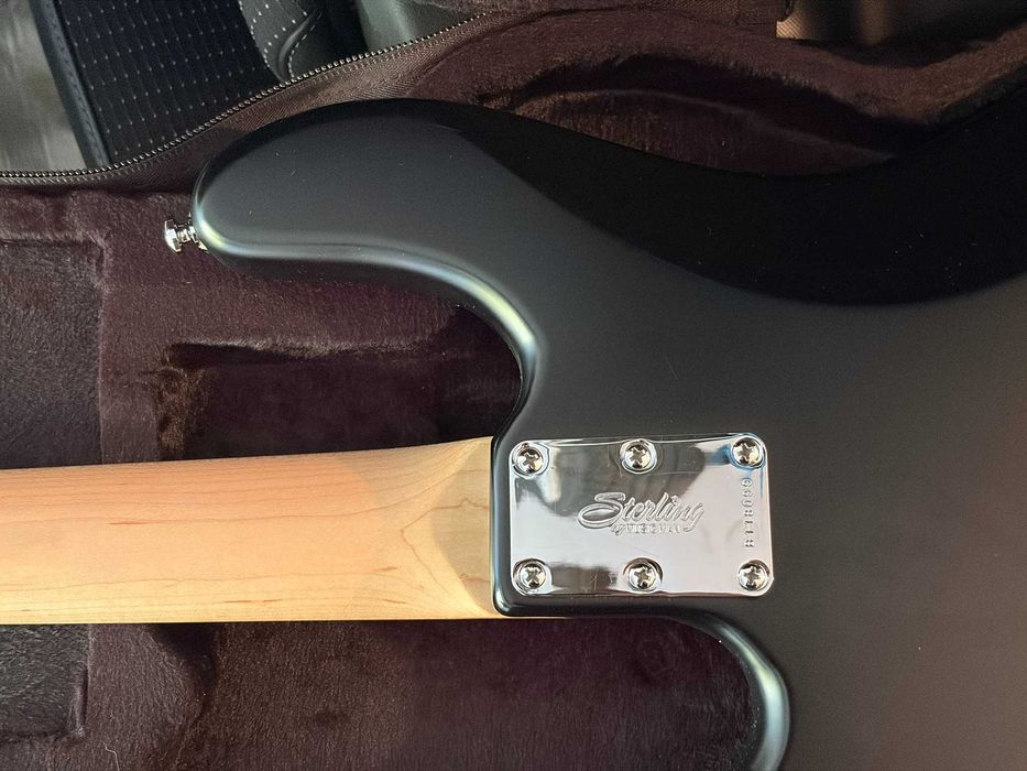 Gitara Basowa - Sterling by Music Man SUB StingRay Ray4