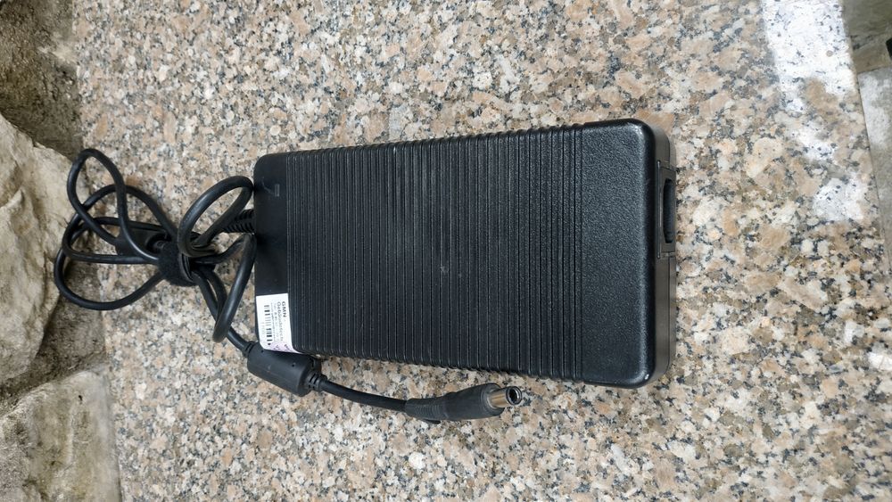 Carregador hp 230 w