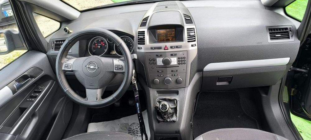 Opel Zafira — fotografia 4