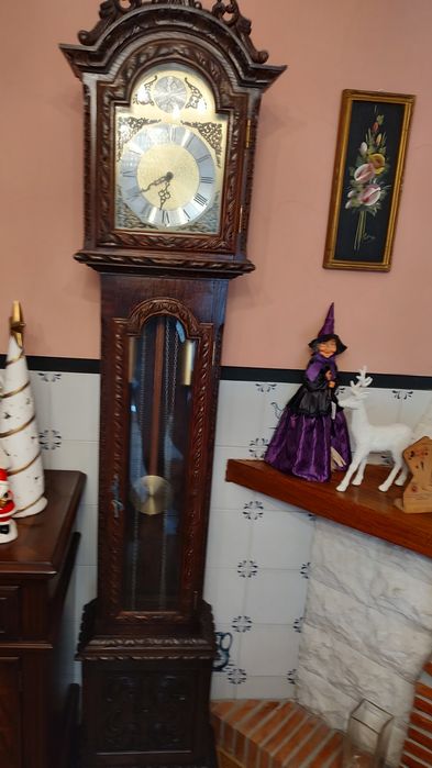 Relógio  de  pé antigo