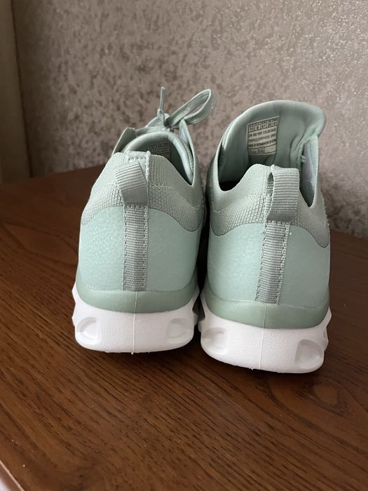 Жіночі кросівки Skechers (41 роз