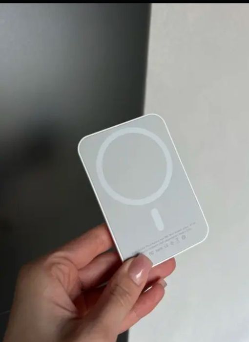 Подарунковий набір 5 в 1 годинник + навушники + бездротовий павербанк