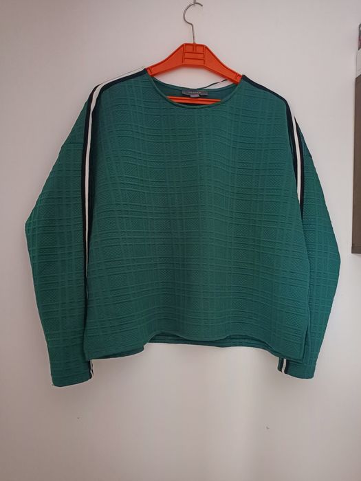 Ciemnozielona, butelkowa bluza Primark. Rozmiar 42/44.