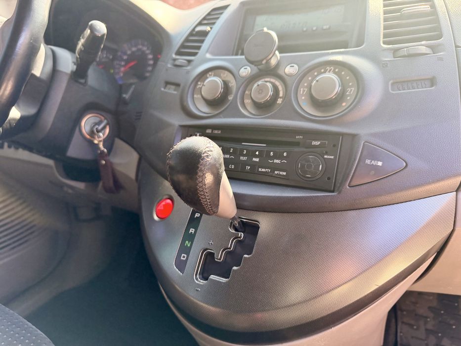 Mitsubishi GRANDIS 7 Мест Автомат