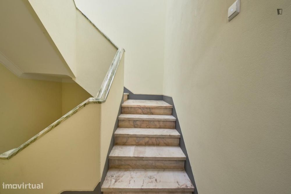 Quarto - localizado em Entrecampos Lisbon