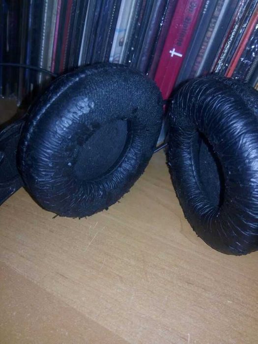 Наушники Philips с микрофоном.